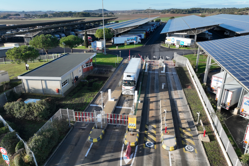 Parking poids lourds gardienné et sécurisé : stationnez en toute sérénité chez Truck Étape Béziers